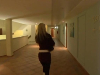 tettona tedesca prostituta viene scopata in hotel senza lasciarle tregua